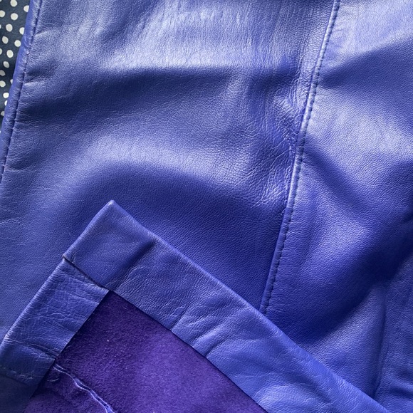 VINTAGE PURPLE LEATHER SKIRT π - Picture 5 of 7